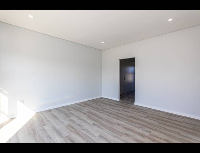 4 BEDROOM FREEHOLD FOR SALE IN SANDOWN